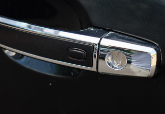 Подержанный автомобиль Chevrolet Captiva 2013 года (14 фото)