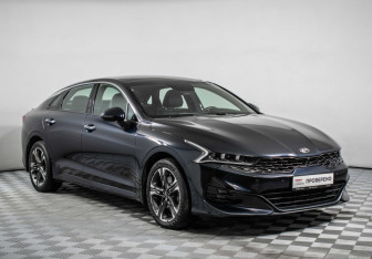 Подержанный автомобиль Kia K5 2021 года (3 фото)