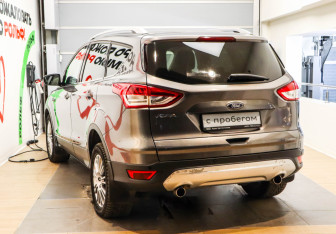 Подержанный автомобиль Ford Kuga 2013 года (6 фото)