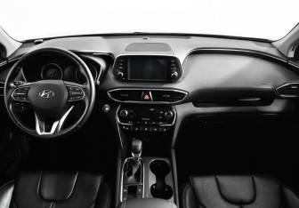 Подержанный автомобиль Hyundai Santa Fe 2019 года (14 фото)