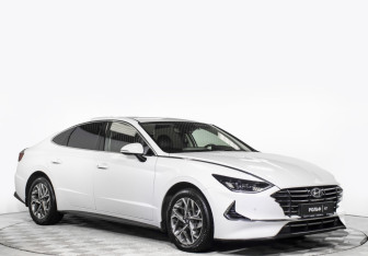 Подержанный автомобиль Hyundai Sonata 2020 года (3 фото)