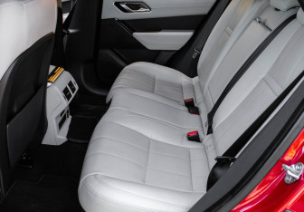 Подержанный автомобиль Land Rover Range Rover Velar 2018 года (8 фото)