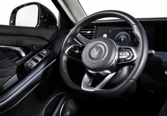 Подержанный автомобиль Voyah Free 2024 года (13 фото)