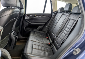 Подержанный автомобиль BMW X3 2019 года (12 фото)