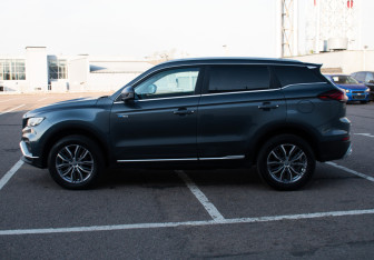 Подержанный автомобиль Geely Atlas Pro 2022 года (8 фото)