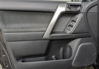 Подержанный автомобиль Toyota Land Cruiser Prado 2020 года (19 фото)