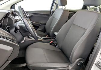 Подержанный автомобиль Ford Focus Sedan 2017 года (20 фото)