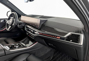 Подержанный автомобиль BMW X5 2024 года (11 фото)