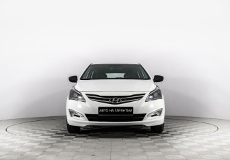 Подержанный автомобиль Hyundai Solaris Hatchback 2015 года (2 фото)