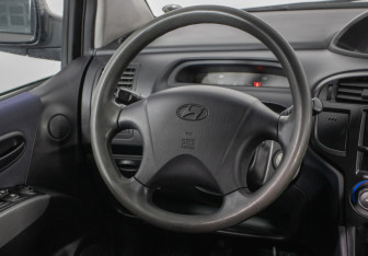 Подержанный автомобиль Hyundai Matrix 2008 года (15 фото)