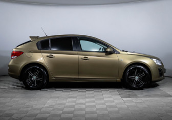 Подержанный автомобиль Chevrolet Cruze Hatchback 2013 года (4 фото)
