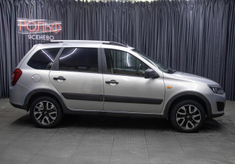 Подержанный автомобиль LADA (ВАЗ) Kalina Wagon 2015 года (4 фото)