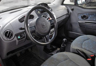 Подержанный автомобиль Chevrolet Spark 2007 года (15 фото)