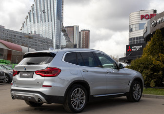 Подержанный автомобиль BMW X3 2019 года (4 фото)