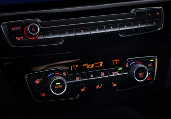 Подержанный автомобиль BMW X1 2019 года (17 фото)