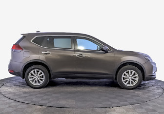 Подержанный автомобиль Nissan X-Trail 2021 года (4 фото)