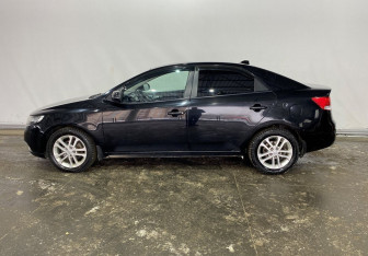 Подержанный автомобиль Kia Cerato Sedan 2011 года (8 фото)