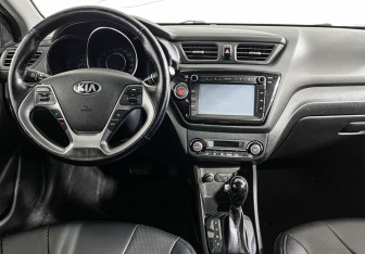Подержанный автомобиль Kia Rio Hatchback 2016 года (12 фото)