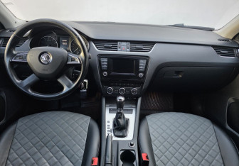 Подержанный автомобиль Skoda Octavia Liftback 2014 года (11 фото)