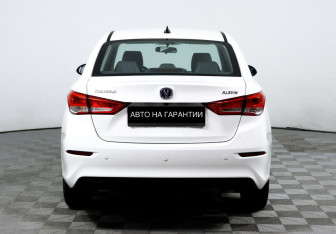 Подержанный автомобиль Changan Alsvin 2023 года (6 фото)