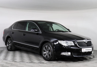 Подержанный автомобиль Skoda Superb Liftback 2013 года (3 фото)
