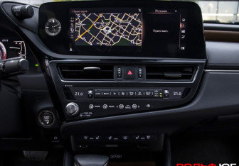 Подержанный автомобиль Lexus ES 2021 года (15 фото)