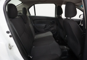 Подержанный автомобиль Renault Logan Sedan 2018 года (10 фото)