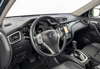 Подержанный автомобиль Nissan X-Trail 2016 года (16 фото)