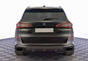 Подержанный автомобиль BMW X5 2019 года (6 фото)