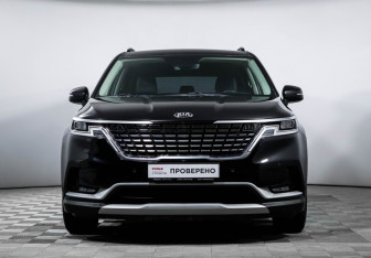 Подержанный автомобиль Kia Carnival 2021 года (2 фото)