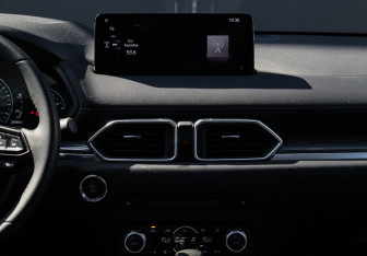 Подержанный автомобиль Mazda CX-5 2024 года (10 фото)