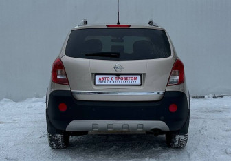 Подержанный автомобиль Opel Antara 2012 года (6 фото)