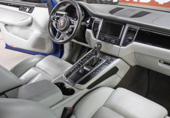 Подержанный автомобиль Porsche Macan 2015 года (11 фото)
