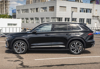Подержанный автомобиль Geely Monjaro 2023 года (8 фото)