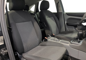 Подержанный автомобиль Ford Focus Hatchback 2010 года (23 фото)