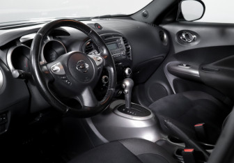Подержанный автомобиль Nissan Juke 2012 года (14 фото)