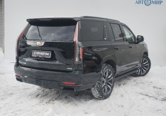 Подержанный автомобиль Cadillac Escalade Suv 2022 года (8 фото)