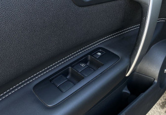 Подержанный автомобиль Nissan Qashqai 2012 года (20 фото)