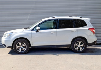 Подержанный автомобиль Subaru Forester Suv 2015 года (8 фото)
