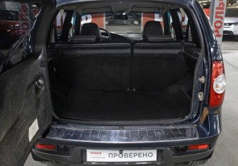 Подержанный автомобиль Chevrolet Niva 2012 года (10 фото)