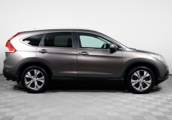 Подержанный автомобиль Honda CR-V 2014 года (4 фото)