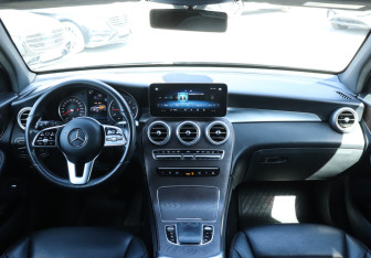 Подержанный автомобиль Mercedes-Benz GLC Coupe 2019 года (12 фото)