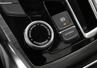 Подержанный автомобиль Geely Atlas Pro 2023 года (18 фото)