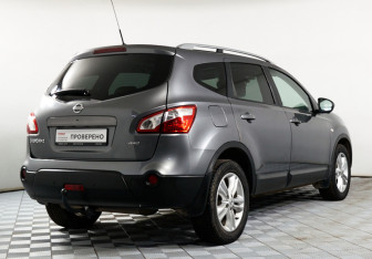 Подержанный автомобиль Nissan Qashqai+2 2012 года (5 фото)