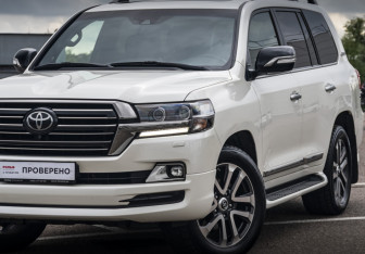 Подержанный автомобиль Toyota Land Cruiser Suv 2017 года (2 фото)