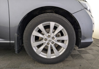 Подержанный автомобиль Toyota Venza 2013 года (11 фото)