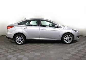Подержанный автомобиль Ford Focus Sedan 2017 года (4 фото)