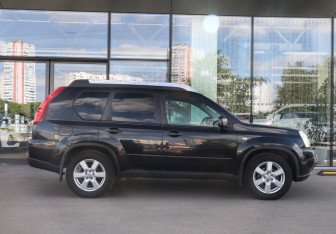 Подержанный автомобиль Nissan X-Trail 2008 года (4 фото)