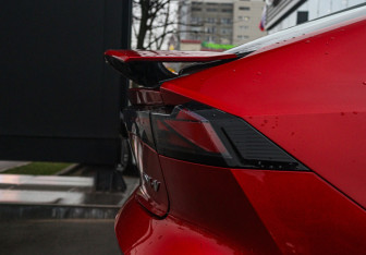 Подержанный автомобиль Changan UNI-V 2023 года (33 фото)