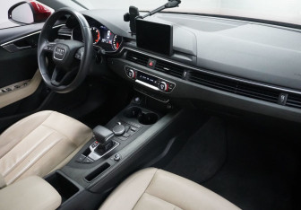Подержанный автомобиль Audi A4 Sedan 2019 года (11 фото)
